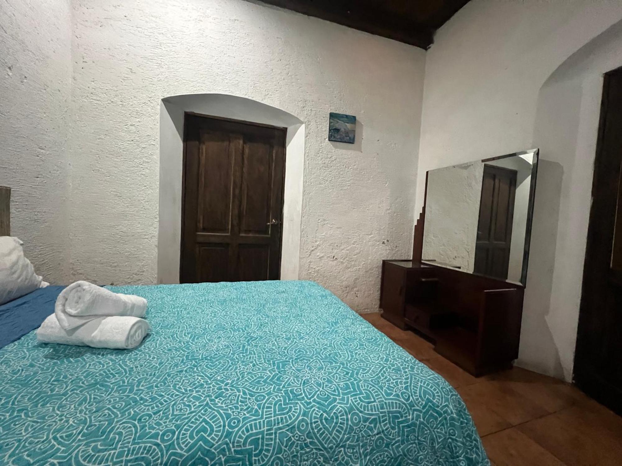 Casa Del Viajero Colonial Apartment Antigua Exterior photo